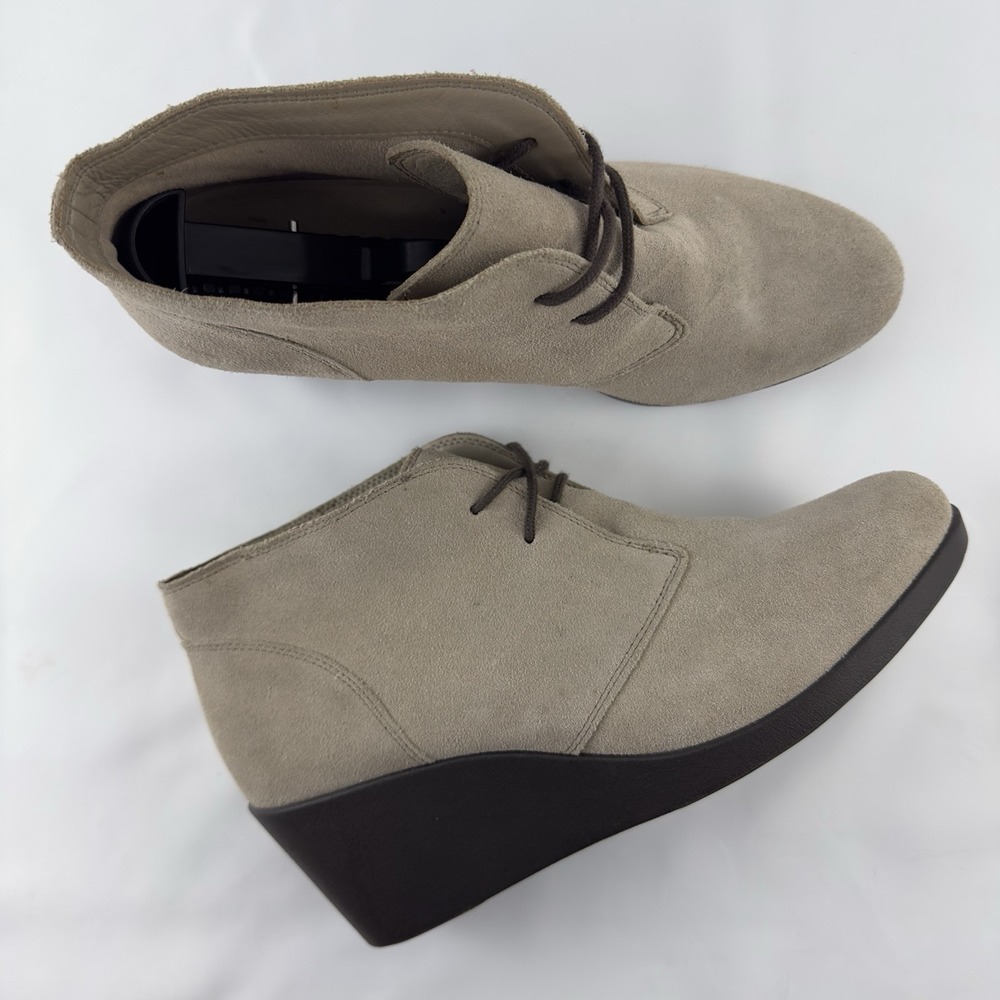 Crocs Women's Suede Wedge Ankle Boots Size 10 Taupe - Picture 4 of 11